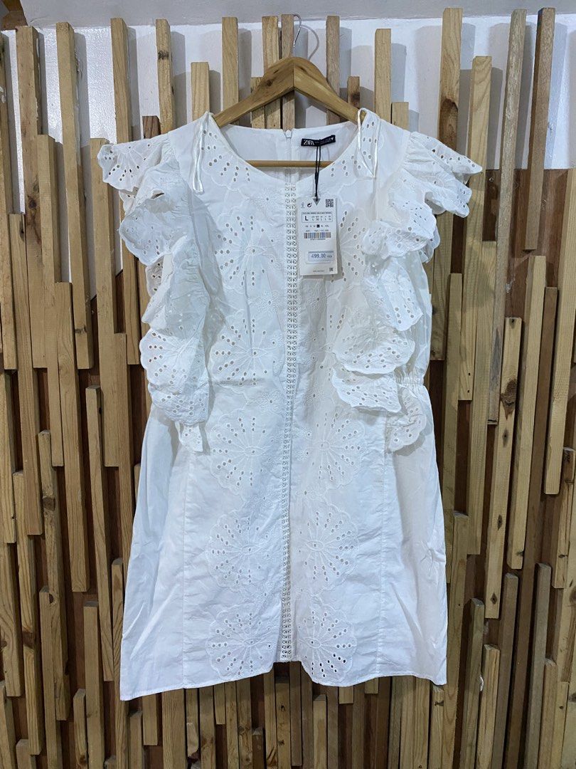 Zara Eyelet Ruffle Dress (Category: Dresses) located in Mabalacat. Submitted by calmrabbit.ae2127 (Listing ID 1462531952, Image 2). Description: .