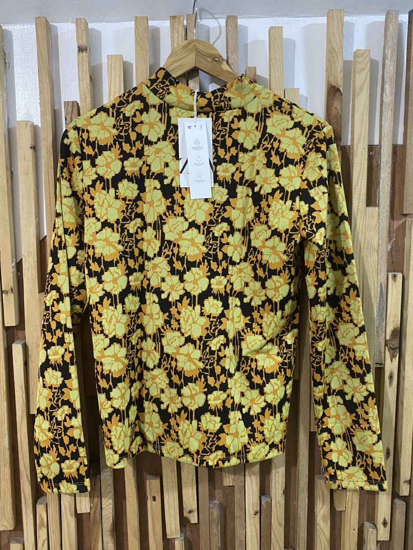 Zara Floral Jacquard Long Sleeve (Category: Longsleeves) located in Mabalacat. Submitted by calmrabbit.ae2127 (Listing ID 1462528997, Image 3). Description: .