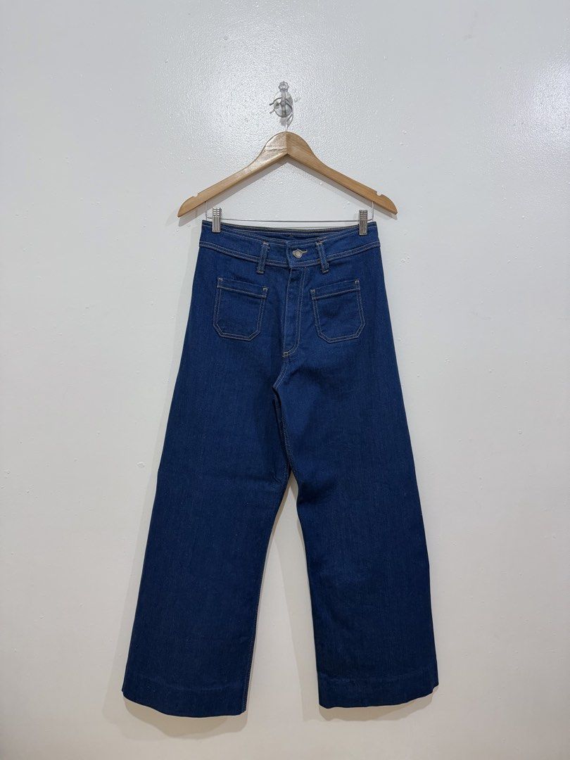 Zara Highwaist Patch Pocket Jeans (Category: Jeans) located in Quezon City. Submitted by h.eart (Listing ID 1462643051, Image 3). Description: BNWOT Original Zara Never used No flaws Wideleg Size: Eur 40 on tag Tape measure size: 28-30” No when worn RFS: decluttering unused clothes Last price posted.