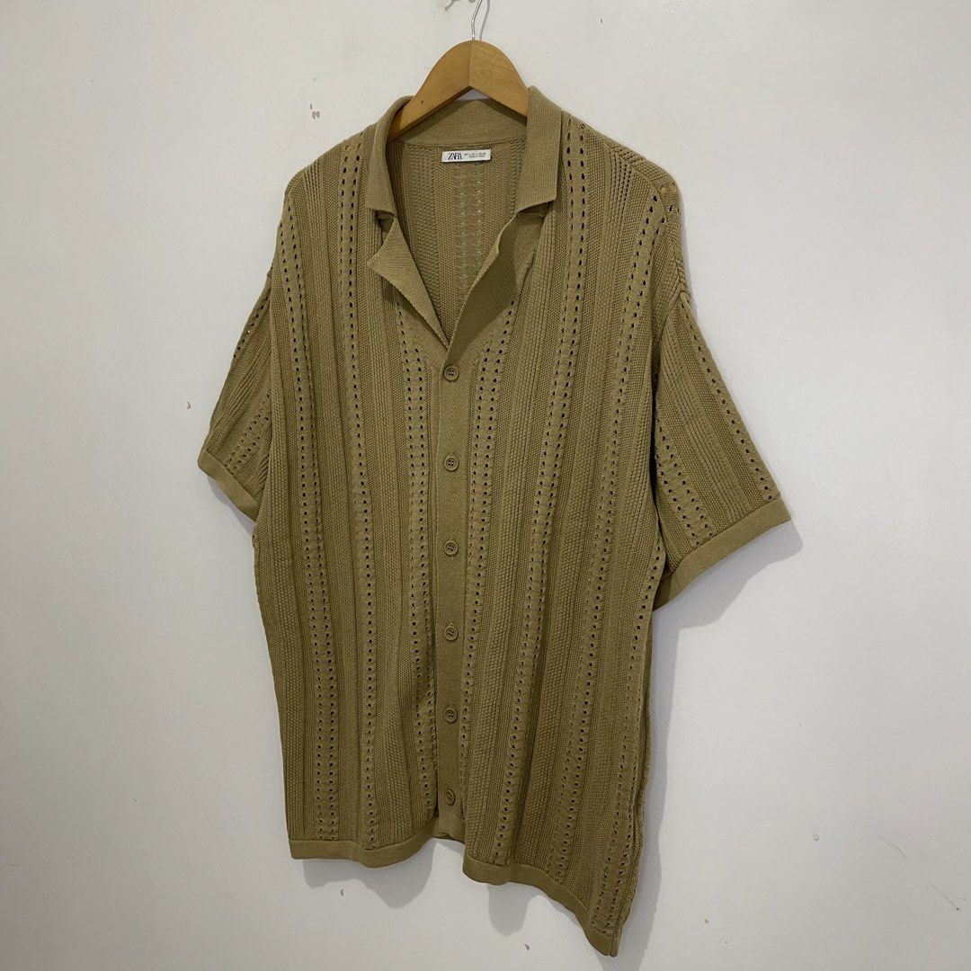 Zara Knitted Polo (Category: Tshirts & Polo Shirts ) located in Tanauan. Submitted by flexingthriftsph (Listing ID 1462617451, Image 2). Description: Zara Knitted Polo Medium 22 inches - width 28 inches - length Excellent condition -800.00.