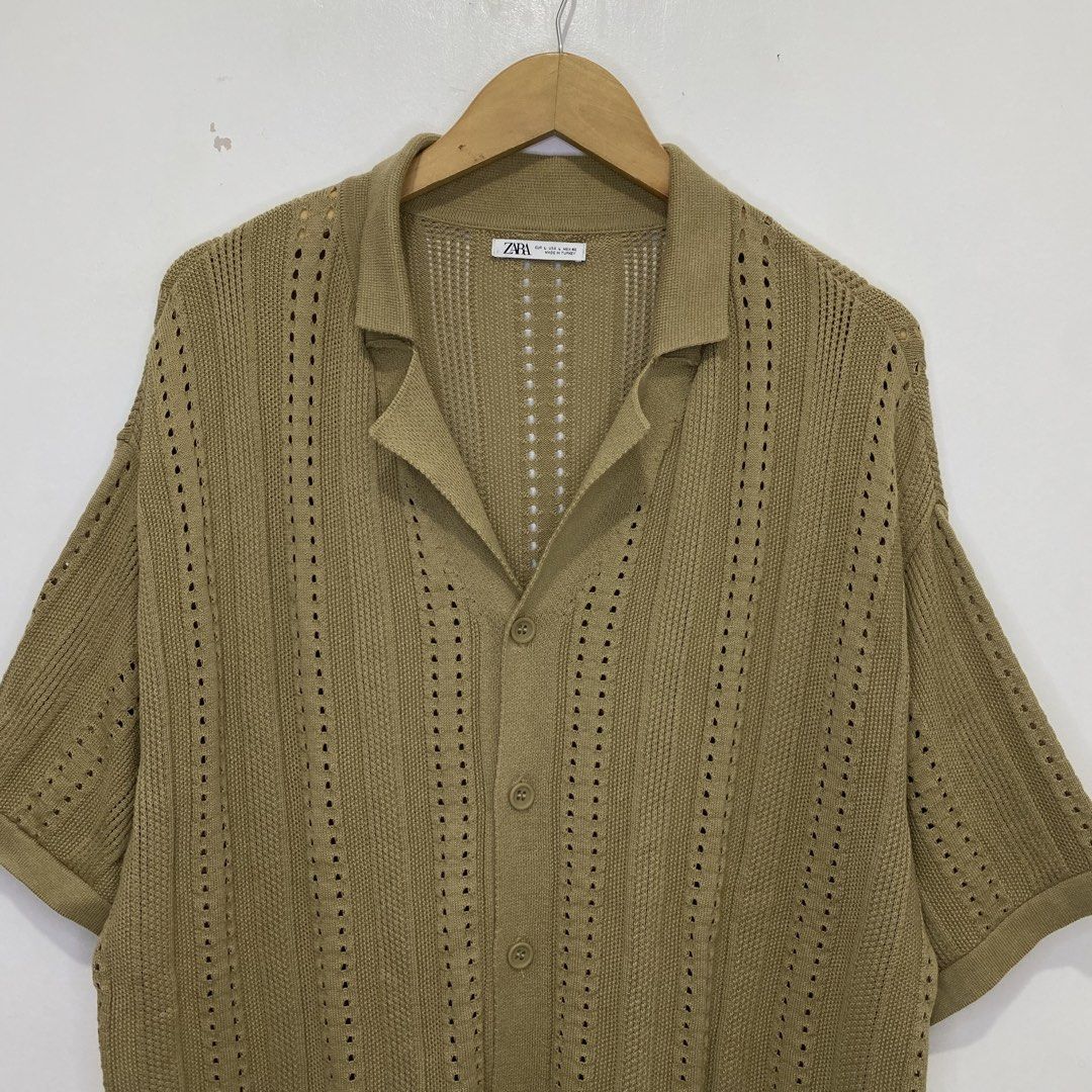 Zara Knitted Polo (Category: Tshirts & Polo Shirts ) located in Tanauan. Submitted by flexingthriftsph (Listing ID 1462617451, Image 3). Description: Zara Knitted Polo Medium 22 inches - width 28 inches - length Excellent condition -800.00.
