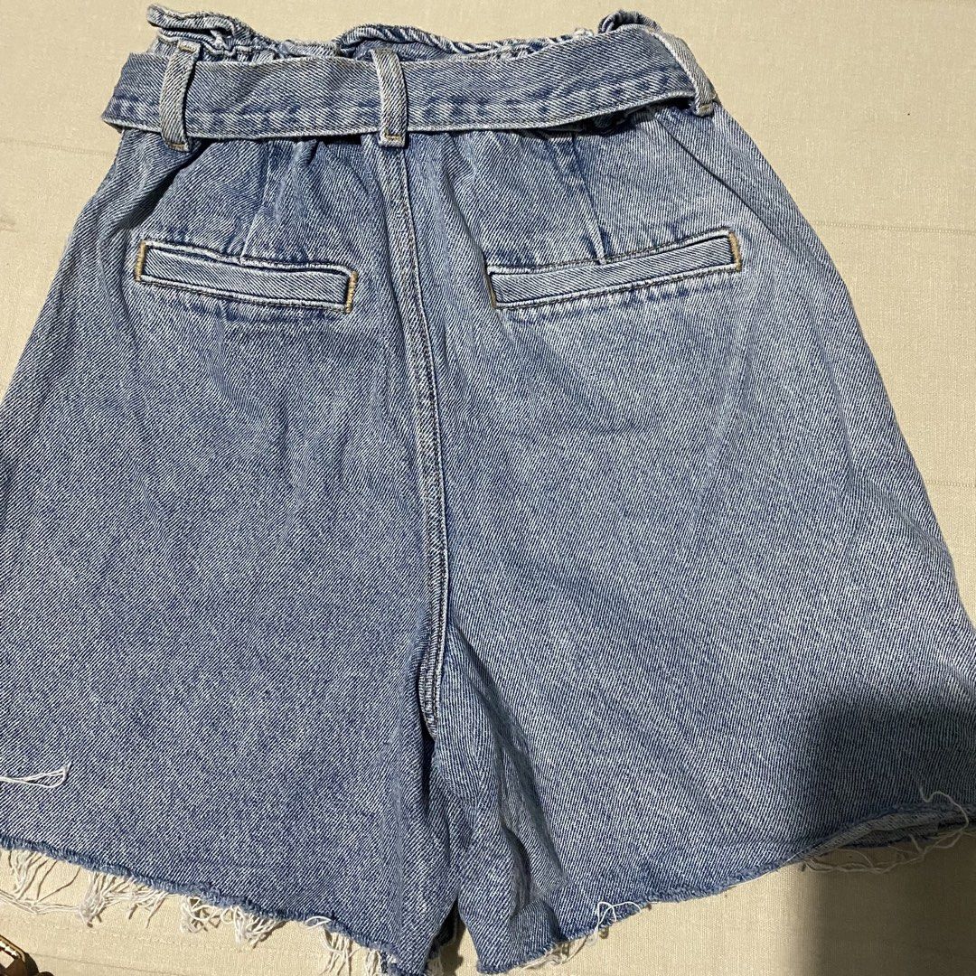 Zara paper bag denim short (Category: Shorts) located in Malaybalay. Submitted by thriftfindsbyshei (Listing ID 1462671438, Image 3). Description: .