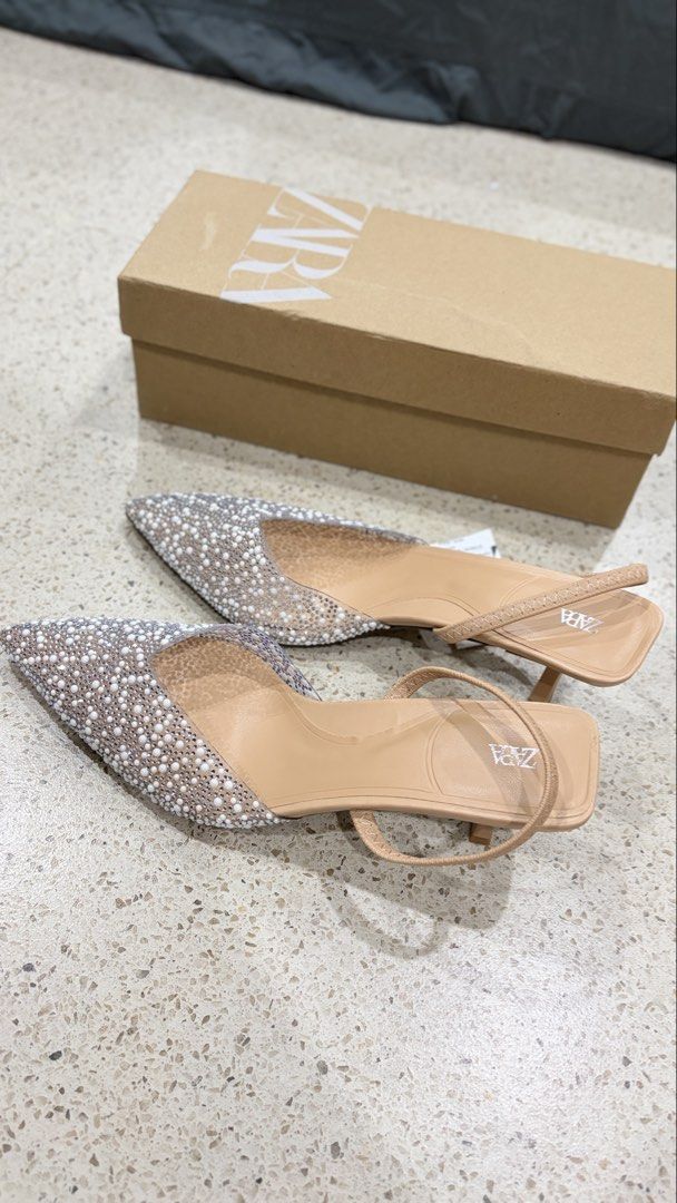 Zara Pointed Heels for Special Event (Category: Shoe inserts) located in Manila. Submitted by quaintrelle_ (Listing ID 1462585922, Image 3). Description: ✅ Brand New (Original/Authentic 100%) ✅ With box only ✅ Stiletto Style / High Heels ✅ Pearl White Decor 🤍 ✅ Height of heels: 6cm / 2.4 inches ✅ On hand 📌 lower than srp price .