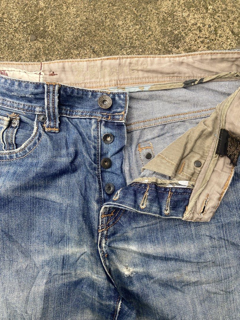 Z-BRAND BUTTON FLY JEANS (Category: Jeans) located in El Salvador. Submitted by 00jiroo00 (Listing ID 1462446220, Image 3). Description: Z-BRAND BUTTON FLY JEANS Model height 5’8 Dimensions: W - 33 L - 41 T - 12 H - 8.5 Details: good condition must have signs of usage need wash minor stains see photos for other issue Condition: 8.5/10 Color rate: 8.5/10 Swipe for more details… 📌 Before You Buy: 📃 Please read all item details carefully 📍 Paymen