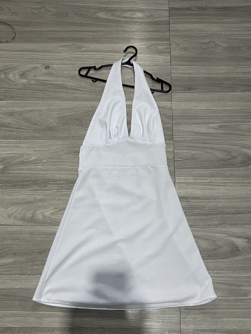 ZENDAYA Halter Deep V Short Dress (Category: Dresses) located in Quezon City. Submitted by _patwishaa (Listing ID 1462548383, Image 2). Description: Never been used sinukat lang. ZENDAYA Halter Deep V Short.