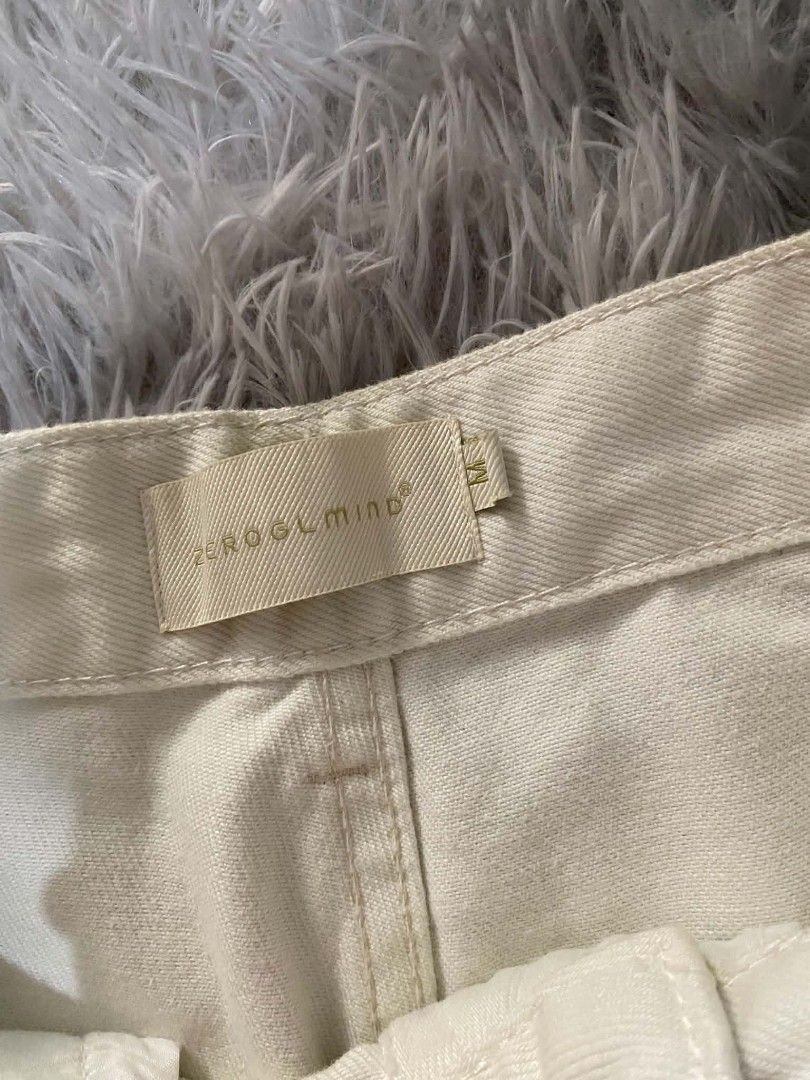 ZEROGLMIND BAGGY PANTS (Category: Trousers) located in Manila. Submitted by aize2thrft (Listing ID 1462487281, Image 3). Description: ZEROGLMIND BAGGY PANTS LIKE NEW CONDITION NO ISSUE W'30 T'14 L'40 LO'10.5.