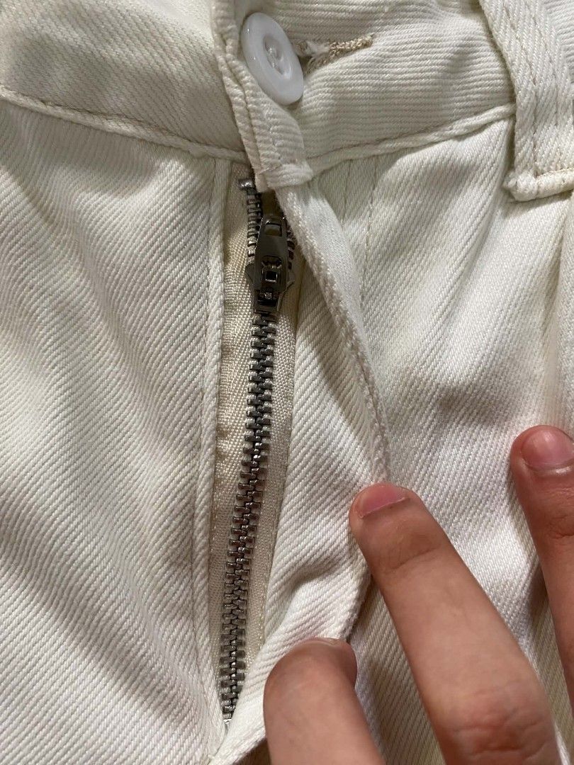 ZEROGLMIND BAGGY PANTS (Category: Trousers) located in Manila. Submitted by aize2thrft (Listing ID 1462487281, Image 2). Description: ZEROGLMIND BAGGY PANTS LIKE NEW CONDITION NO ISSUE W'30 T'14 L'40 LO'10.5.