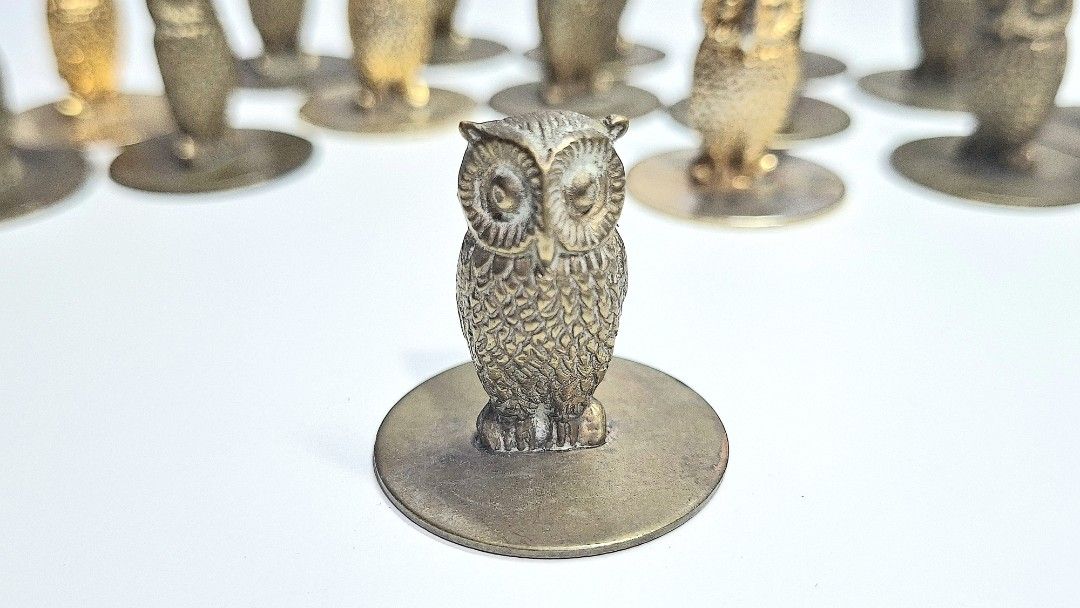 16 pcs Owl Place Card Holders (Category: Cookware & Accessories) located in Makati City. Submitted by archaic532shop (Listing ID 1462753619, Image 1). Description: ◾️Approximate Dimensions H-3cm Dia-3cm (base) IMPORTANT NOTES: • Clients with OFFERS will be prioritized. • Selling in “As Is “condition (no warranty or guarantees) Accept all flaws before and after purchase. No returns. No exchange of items. • All items are pre-owned unless declared N