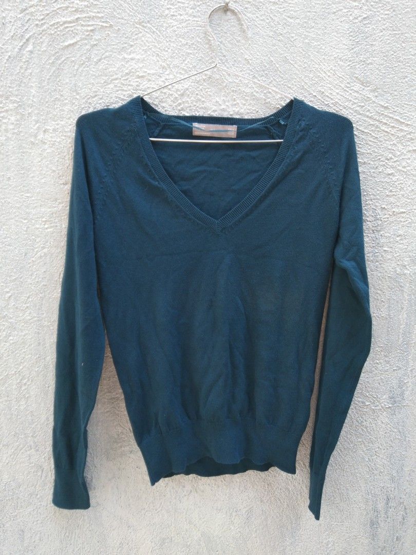 17x23 Zara medium top (Category: Blouses) located in Quezon City. Submitted by eidorableshop (Listing ID 1462698496, Image 1). Description: .