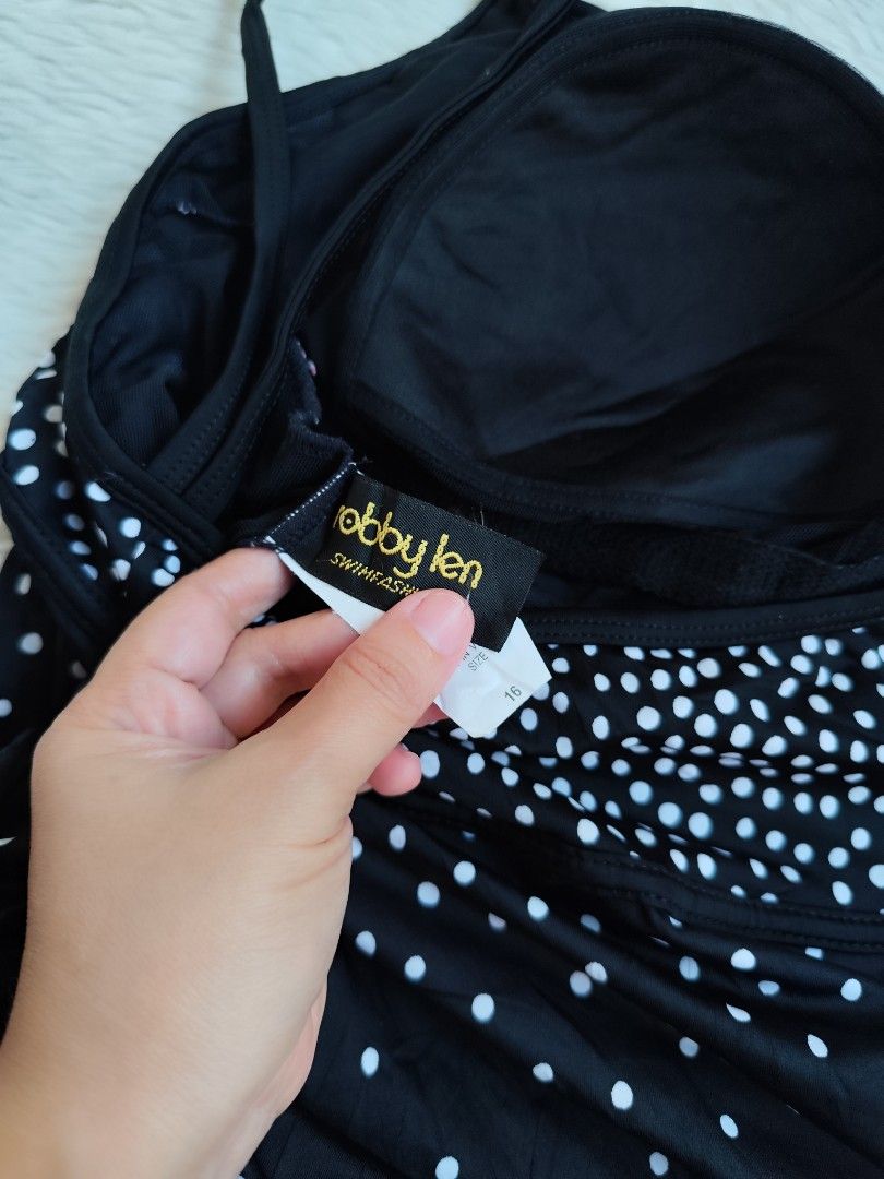 (2XL) Robby Len Plus Size Swim Dress (Category: Bikinis & Swimsuits) located in Paranaque City. Submitted by tanz2014 (Listing ID 1462710982, Image 3). Description: 🥀𝐏𝐋𝐔𝐒 𝐒𝐈𝐙𝐄 𝐒𝐖𝐈𝐌𝐖𝐄𝐀𝐑🥀 🌻Like New🌻 🌼Brand: ROBBY LEN ➡️Built in Pad 🌸Size: 2XL 💸Mine: P380 🔺All Items are PRELOVED in good condition. 🔺Please do manage your expectations. 🔺WASH before USE‼️ 🔺BUY at your own RISK‼️ ❌NO RETURN, NO EXCHANGE POLICY❌ 🚫BOGUS BUYER/J