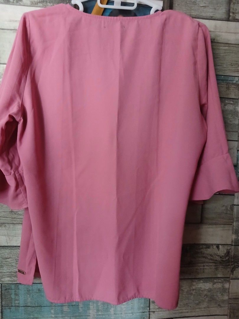 3/4 blouse (Category: Blouses) located in Iloilo. Submitted by epictiger_d61a4a (Listing ID 1462711931, Image 1). Description: .