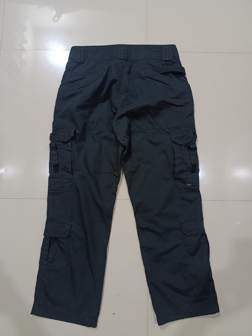 5.11 Tactical Cargo Pants Men's Size 16 Regular Black (Category: Jeans) located in Davao. Submitted by idioticthrifter (Listing ID 1462868329, Image 3). Description: - Brand: 5.11 Tactical - Type: Cargo Pants - Color: Black - 34 waist x 40 length - Origin: Made in Vietnam - Material: 65% Polyester, 35% Cotton - Features: Durable, multiple pockets - Ideal for: Work, outdoor activities.