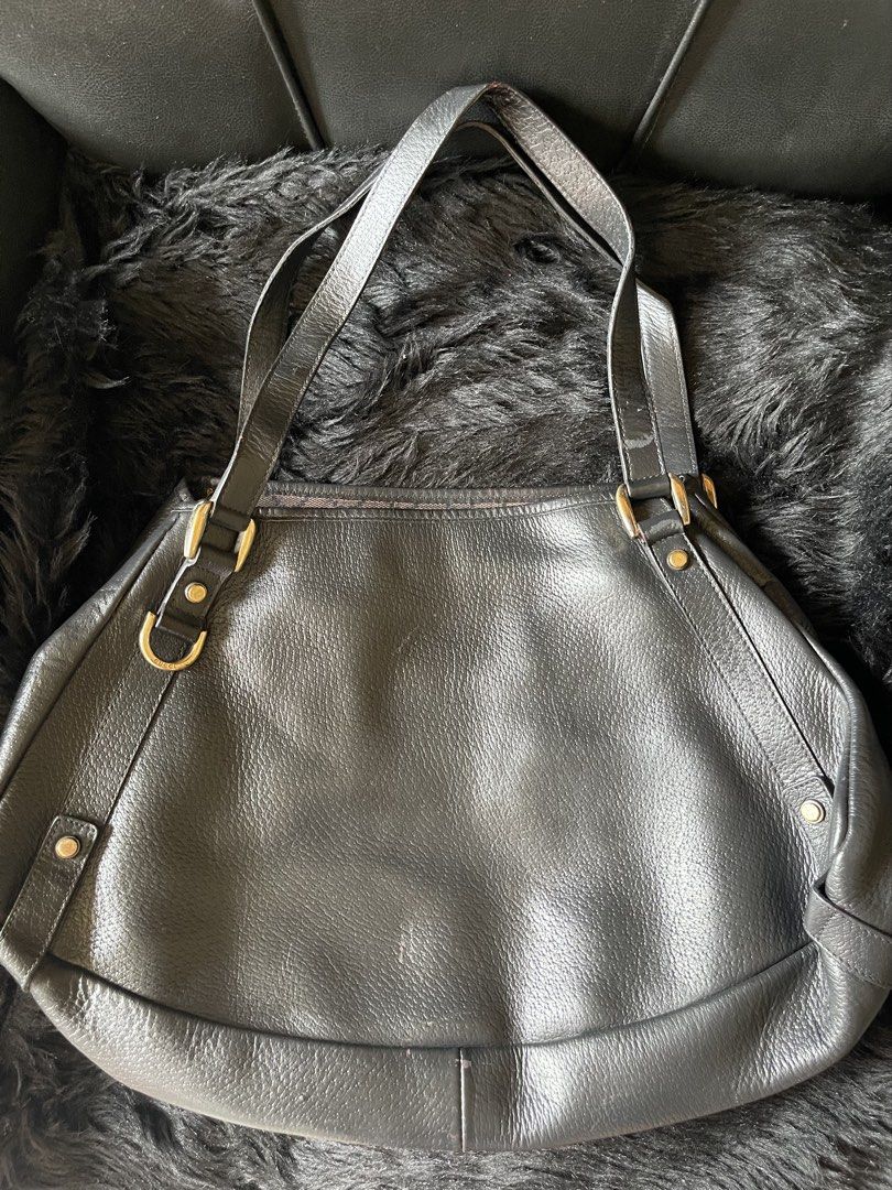Assorted Gucci Shoulder / Baguette Bags (Category: Luxury Bags & Wallets) located in Davao. Submitted by boodle4lyf (Listing ID 1462771464, Image 1). Description: PRICE MAY VARY PER SLIDE ALL AUTHENTIC PLS ASK FOR MORE PHOTOS 2. ❌ RESERVED ₱5,500 GG BLACK SHOULDER BAG W/ MONOGRAM INTERIOR TRIM G.A. RECOLORED TO BLACK BUT NOT STICKY / MATTE ANG FEELING. 4. ❌SOLD GG MONOGRAM WITH ORANGE LEATHER TRIM G.A WITH SIGNS OF USE. FADED CORNERS, RUBS AND DI