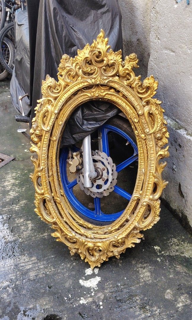 5pcs vintage victorian frame mirror big size (Category: Mirrors) located in Caloocan City. Submitted by zenmountain-d8b1c0 (Listing ID 1462687164, Image 1). Description: 1800 each Cod.