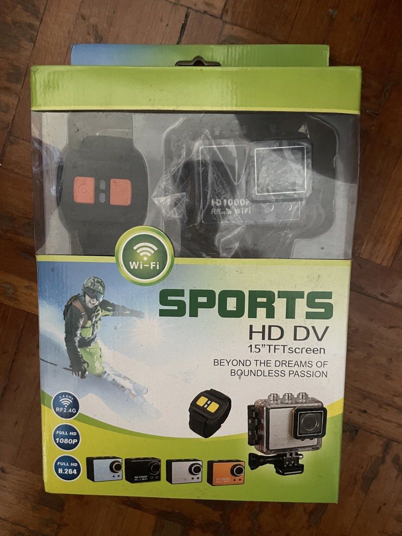 全新 運動 HD DV 攝影機 1080P WiFi （分類：攝錄機）位於 Hong Kong。 由 ctbuyer 提交（商品編號 1462782597，圖片 1）。簡介： 呢部係運動 HD DV 攝影機，有 1.5 吋屏幕，支援 WiFi 同埋 1080P 高清拍攝。盒上面有寫住 ID1000 型號，仲有埋遙控器。影運動或者戶外活動一流，記錄低你嘅精彩時刻。。