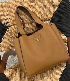 (Category: ) located in . Submitted by millenlavish_outlet (Listing ID 1462759192, Image 1). Description: .