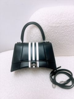 （分類：）位於 。 由 heras.luxury 提交（商品編號 1462873456，圖片 1）。簡介： 。