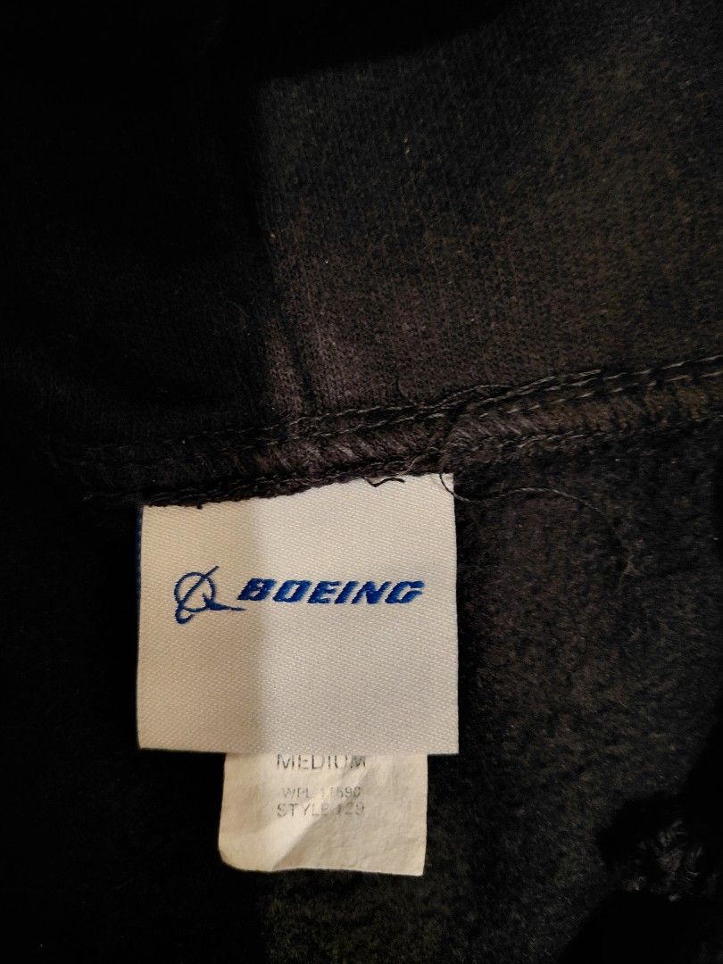 黑色 Boeing 衛衣 （分類：衛衣）位於 Hong Kong。 由 yauyuenyan 提交（商品編號 1462624090，圖片 3）。簡介： 黑色Boeing衛衣，9成新。。