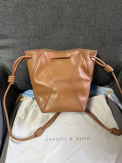 （分類：）位於 。 由 sellingingarage 提交（商品編號 1462724000，圖片 1）。簡介： 。