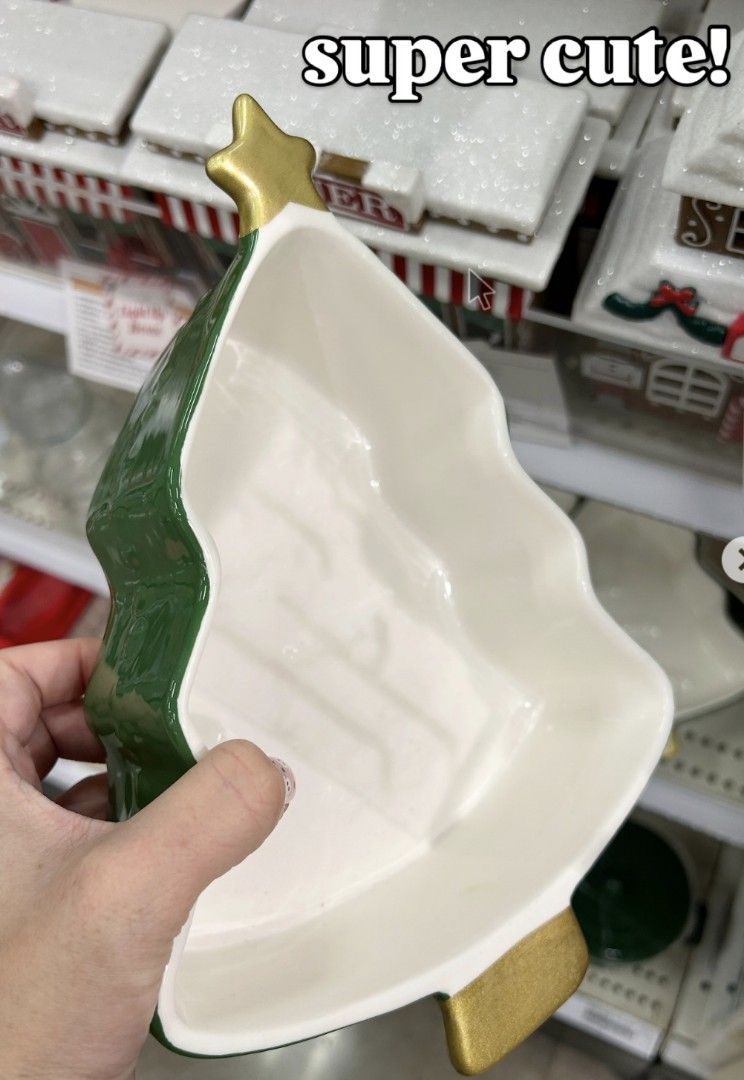 🎄✨ ELEGANT CHRISTMAS SERVING DISH ✨🎄 (Category: Other Kitchenware & Tableware) located in Taguig. Submitted by lmluxboutique (Listing ID 1462688017, Image 2). Description: Make your Christmas table extra special with this beautiful green-and-white tree-shaped serving dish! 🌲🤍 Perfect for serving and displaying your favorite Filipino Christmas treats—from lumpia and appetizers to kakanin, desserts, and other festive delicacies. ✨ Why you’ll lo