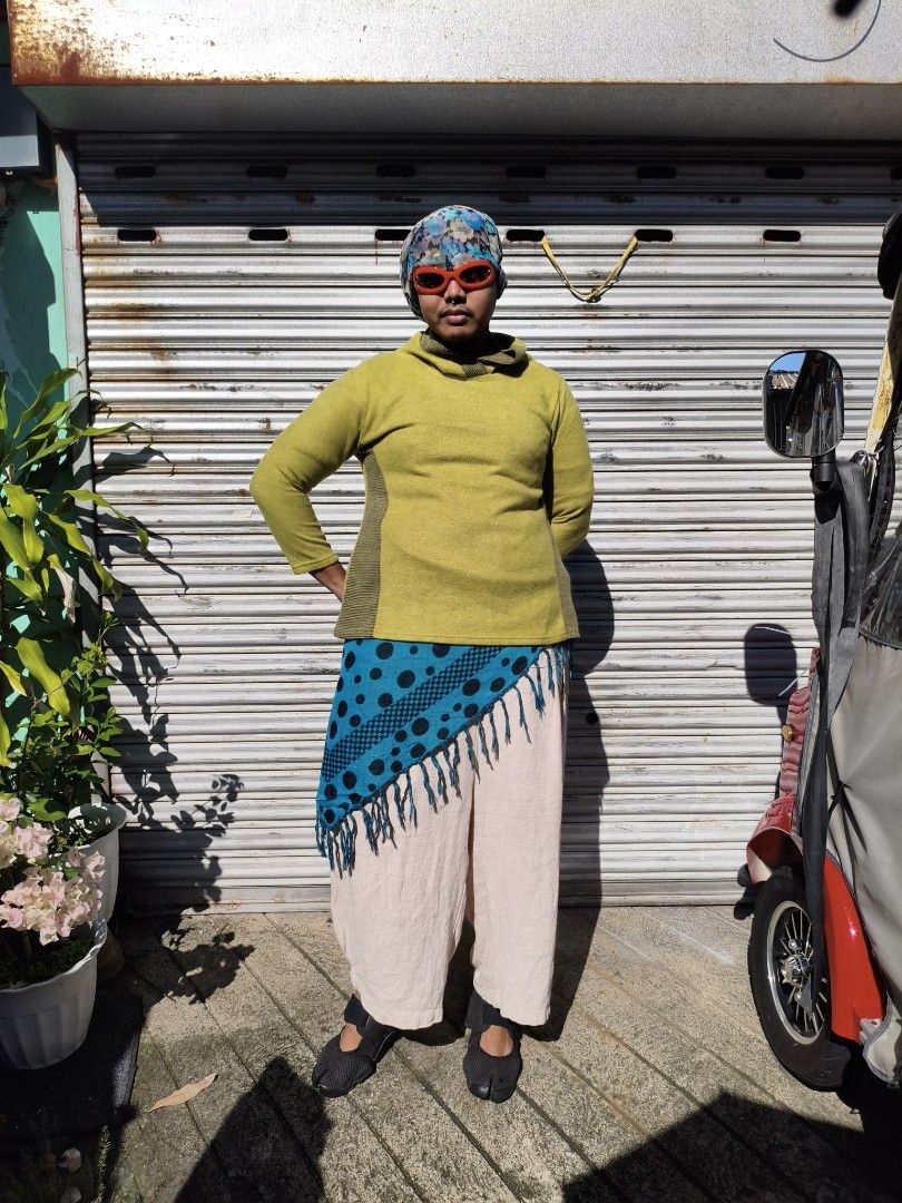 ( Medium-large Men) cowl neck moss green sweater (Category: Coats, Jackets and Outerwear) located in Lucena. Submitted by minryism (Listing ID 1462833431, Image 2). Description: moss green mock neck boxy poly sweater 💥fits medium-large men 💥upto xl in women sizing onli: 200 Length: 24.5" Width (pit to pit):21" Shoulder:16.5" Sleeves:22" Arm opening: 10 forda best fit po u can measure ur fav garments to compare if iz a match!!! 🩷🩷 visit me on 
