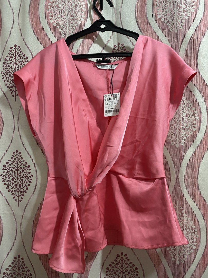 🎀 Stradivarius Pink Blouse (Category: Others Tops) located in Tanza. Submitted by vhies_closet24 (Listing ID 1462842110, Image 1). Description: 🎀 Stradivarius Pink Blouse • With tag / never worn • Lovely pink color 💗 • Perfect for casual or semi-formal outfits • Fresh and ready for a new owner ✨.