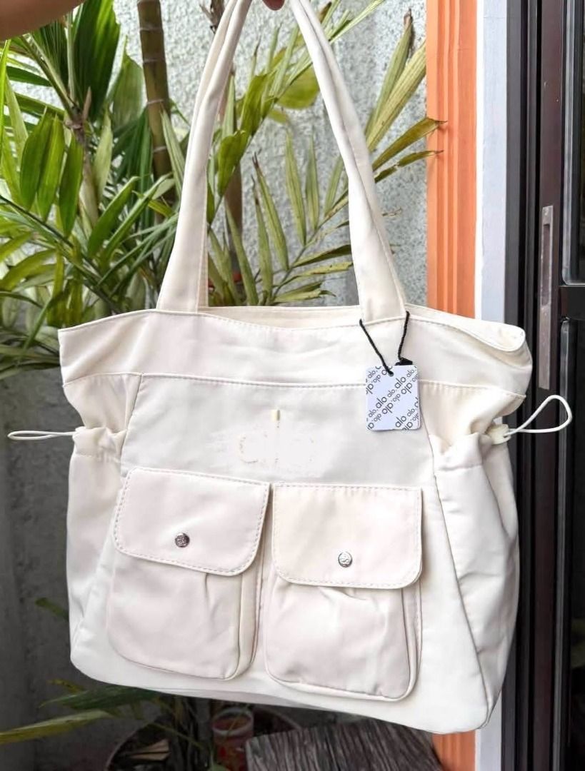 A L 0 Yoga Utility Side Cinch Bag (Category: Tote Bags) located in Quezon City. Submitted by mjmassortedfinds (Listing ID 1462842728, Image 3). Description: A L 0 Yoga Utility Side Cinch Bag ✅ ₱1,099 each +sf ✅ Size: (H)40cm x (W)30cm x (D)13cm ✅ Paperbag Add 9 9 ✅ M P 0 & Brandnew 📸 Actual Pictures Posted 📲 PM for orders and inquiries 📌Pinas Onhand & Ready to Ship 📌We can Ship Nationwide (+SF) 📌No Return, No Exchange 📌If in DOUBT, please D