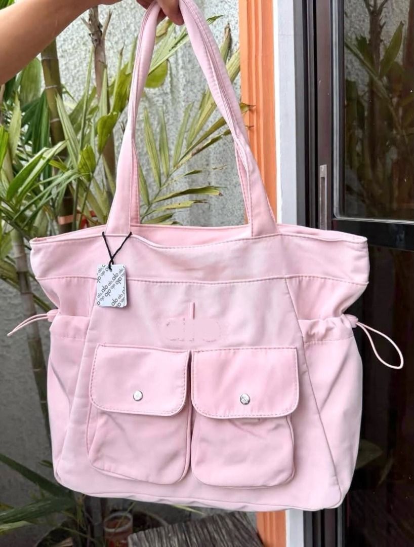 A L 0 Yoga Utility Side Cinch Bag (Category: Tote Bags) located in Quezon City. Submitted by mjmassortedfinds (Listing ID 1462842728, Image 2). Description: A L 0 Yoga Utility Side Cinch Bag ✅ ₱1,099 each +sf ✅ Size: (H)40cm x (W)30cm x (D)13cm ✅ Paperbag Add 9 9 ✅ M P 0 & Brandnew 📸 Actual Pictures Posted 📲 PM for orders and inquiries 📌Pinas Onhand & Ready to Ship 📌We can Ship Nationwide (+SF) 📌No Return, No Exchange 📌If in DOUBT, please D