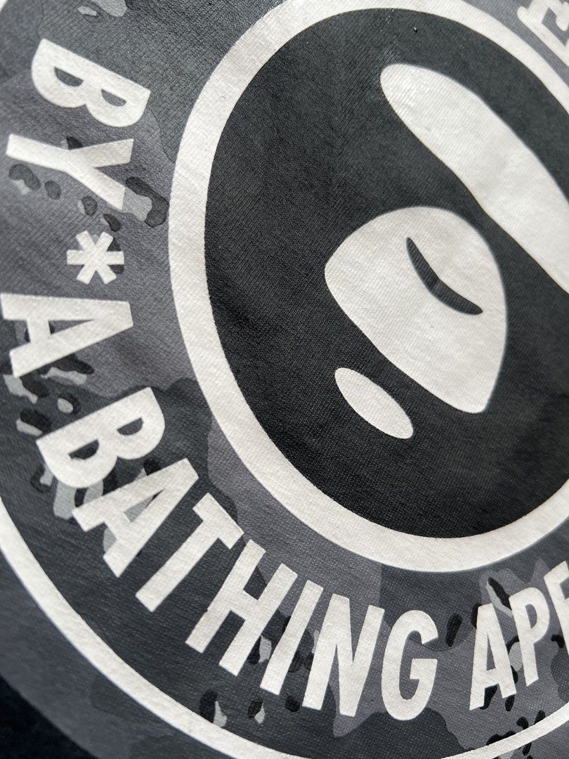 Aape Big Logo Graphic Shirt (Category: Tshirts & Polo Shirts ) located in Borongan. Submitted by thriftsbyblas (Listing ID 1462690904, Image 2). Description: .