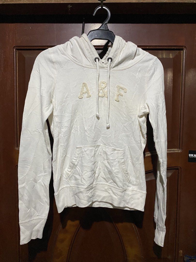 Abercrombie & Fitch y2k jackets (Category: Coats, Jackets and Outerwear) located in Malaybalay. Submitted by marjurielo67547 (Listing ID 1462743969, Image 1). Description: .