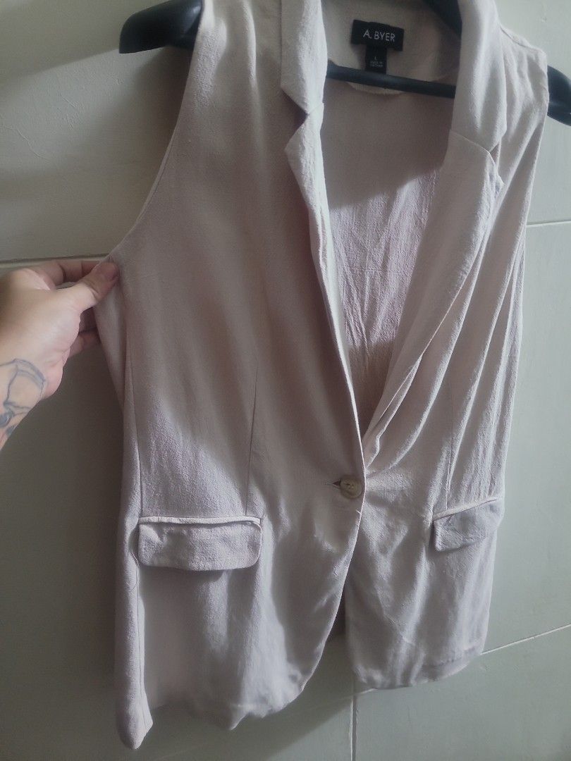 a.byer US Top (Category: Others Tops) located in Los Banos. Submitted by lopecruz (Listing ID 1462799843, Image 3). Description: 21"armpit laid flat 23"length like new no flaws Large.