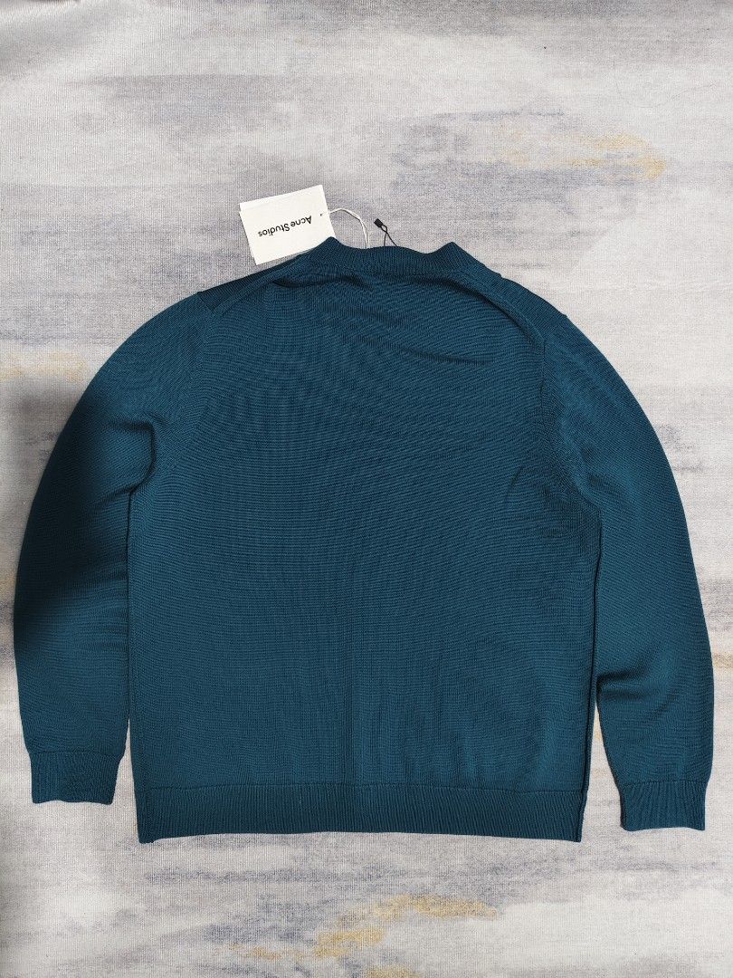 ACNE STUDIOS CARDIGAN (Category: Luxury Apparel) located in Baguio. Submitted by igorotak.111.taraki.com (Listing ID 1462847561, Image 2). Description: FS ACNE STUDIOS CARDIGAN NWT NO ISSUES SOLID NITO ❤️ L-25.5 W-22 CAN FIT M-L CAN DO.