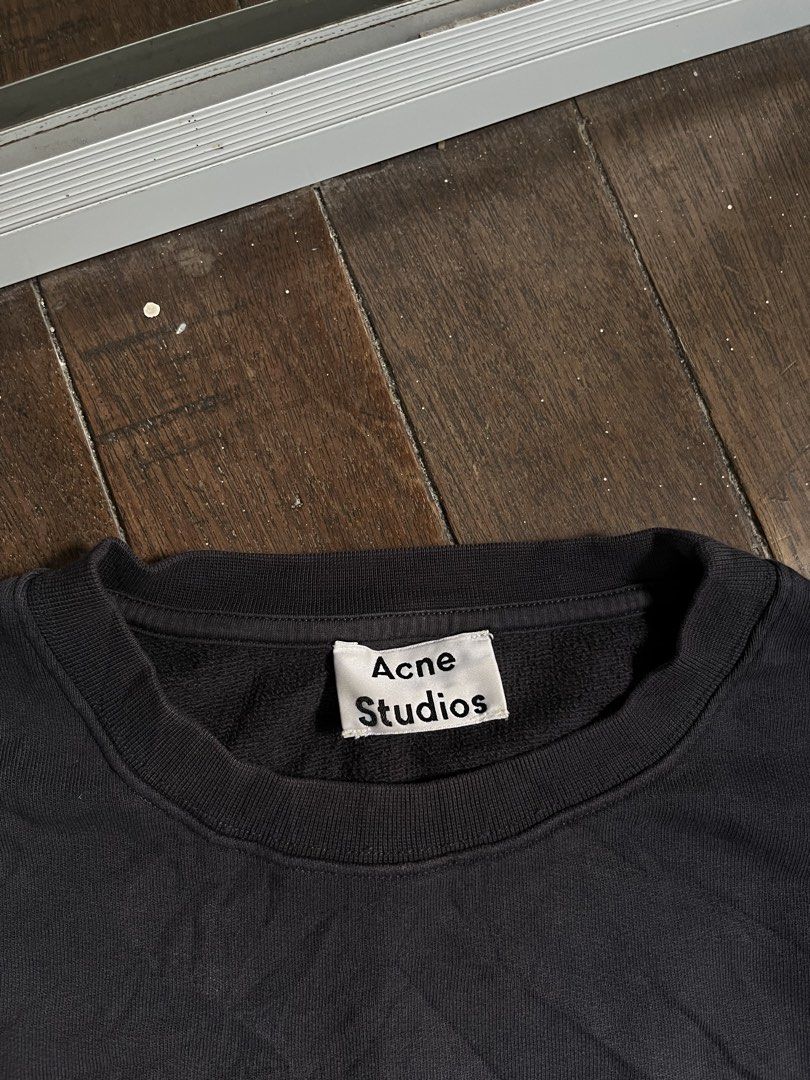 Acne Studios Please Call Me Girl (Category: Luxury Apparel) located in Bugallon. Submitted by thriftteas.00 (Listing ID 1462759164, Image 3). Description: Acne Studios Please Call Me Girl Size Small on tag Fits medium to semi large No issue Excellent condition Needwash only Gamuza print Complete tags.