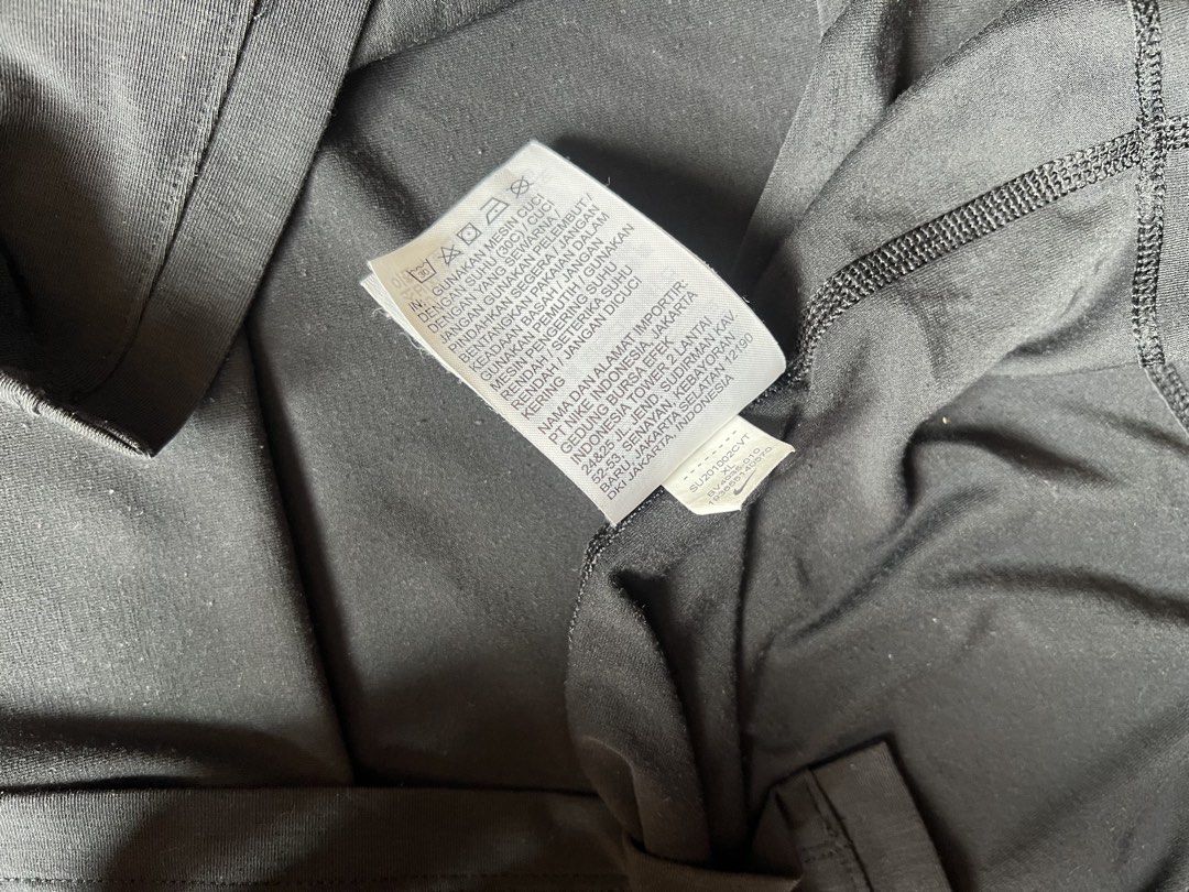 Nike Activewear Shirt (Category: Activewear) located in Borongan. Submitted by thriftsbyblas (Listing ID 1462689885, Image 2). Description: .
