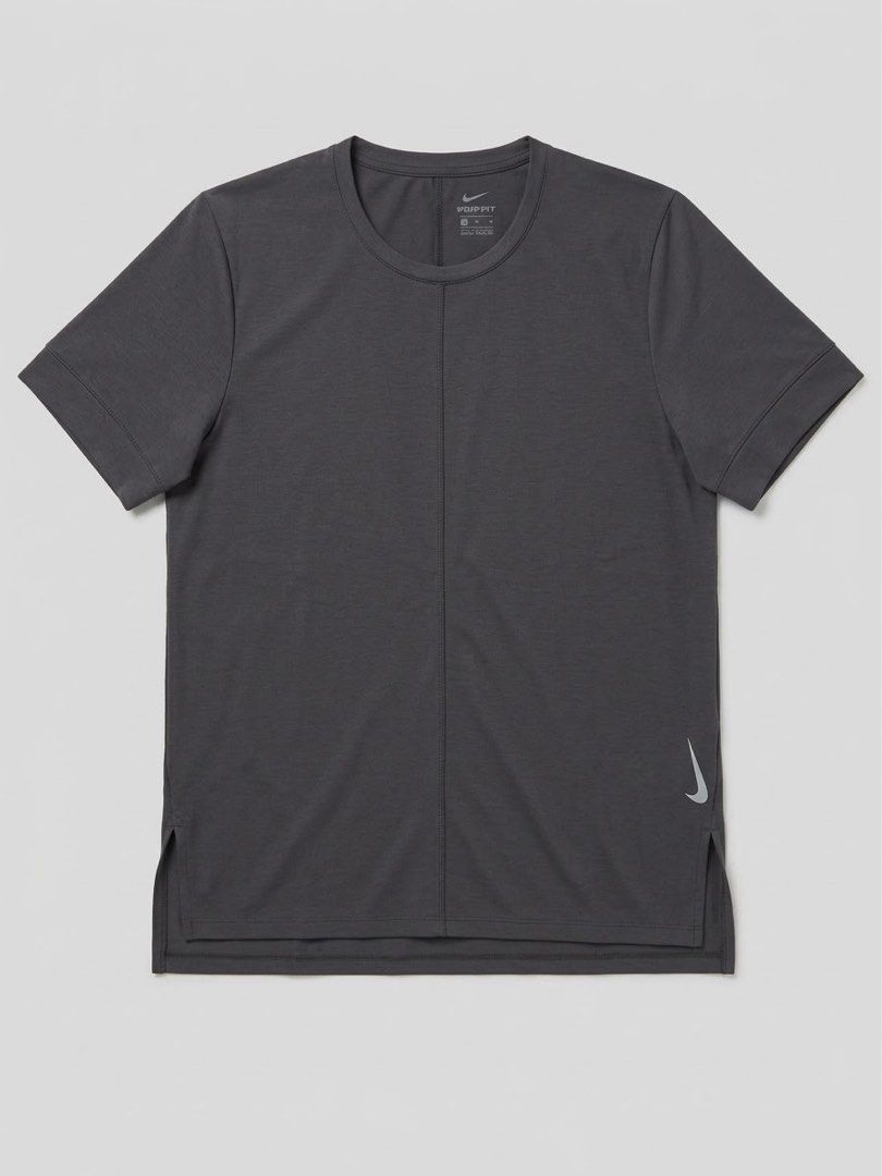 Nike Activewear Shirt (Category: Activewear) located in Borongan. Submitted by thriftsbyblas (Listing ID 1462689885, Image 1). Description: .