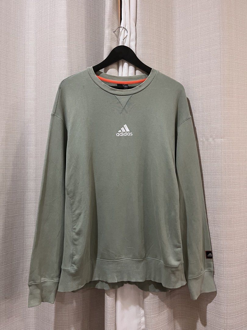 Adidas Elev Crew Size Xl-2XL (Category: Coats, Jackets and Outerwear) located in Baguio. Submitted by sweetlings (Listing ID 1462286026, Image 2). Description: Pit-to-pit: 25" Length: 29" MOP:GCASH 📍BAGUIO CITY.