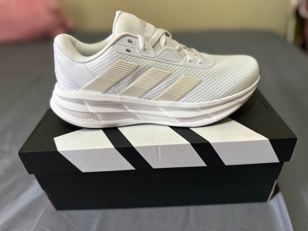 Adidas Galaxy 7 (Category: Sneakers) located in Manila. Submitted by atendidolo63554 (Listing ID 1462729147, Image 3). Description: Size: US W7 🎨 Color: Cloud White / Zero Metalic / Core Black ✨ Condition: Brand New 🛍️ With Box 📍 Location: Pantabangan, Nueva Ecija/Quezon City Selling brand-new Adidas Galaxy 7. Lightweight, comfortable, and perfect for running, workouts, or everyday use. 💰Bought for ₱3,300 selling for ₱2500+sf only! ✨ Brand ne