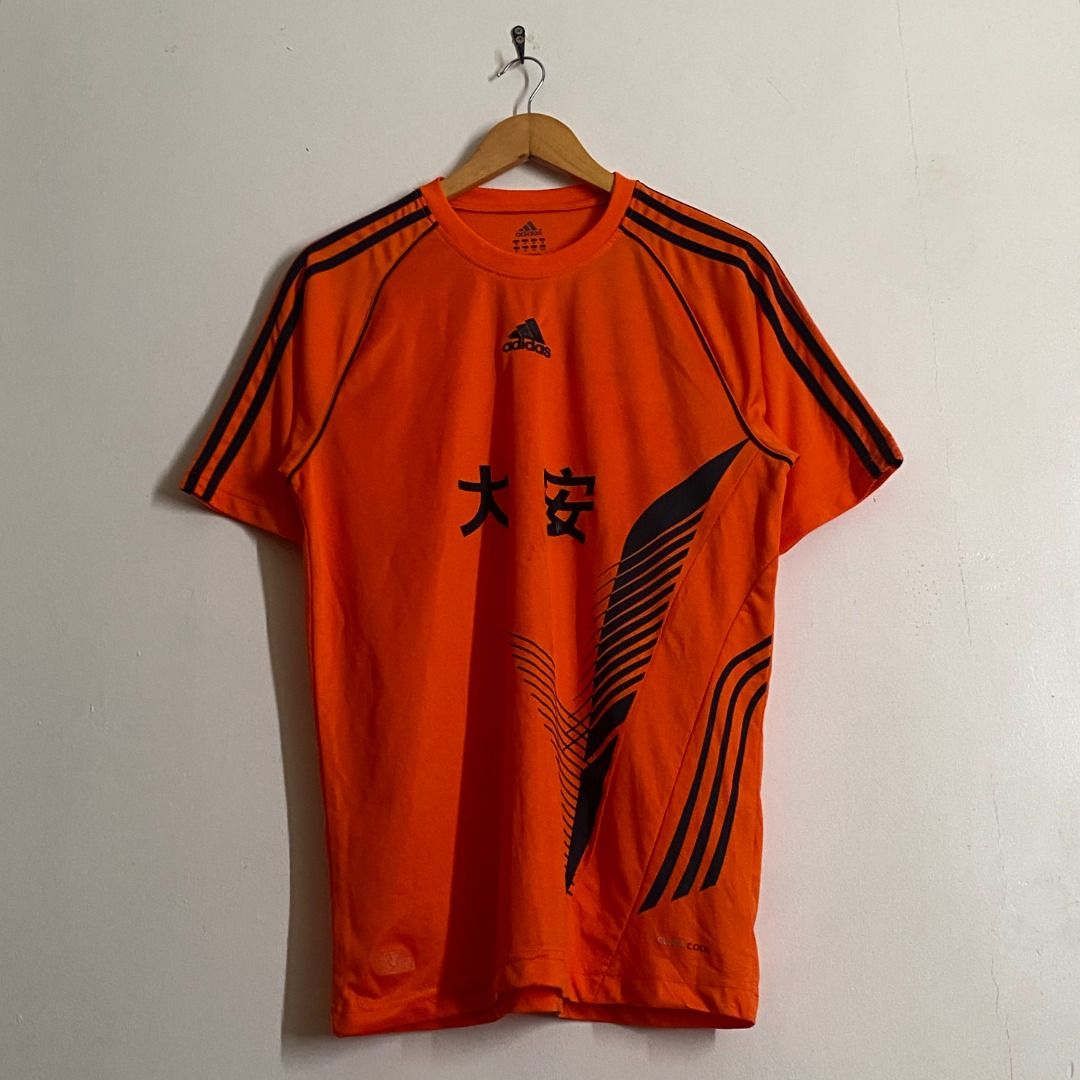 Adidas Climacool 6 Orange Soccer Jersey (Category: Tshirts & Polo Shirts ) located in Rizal. Submitted by van.b (Listing ID 1462772630, Image 2). Description: Adidas Climacool 6 Orange Soccer Jersey 29” x 21” (M-L) ₱249 + shipping fee Embroidered logo Issue(s): Print peels, fade on back number Color Rate: 9.8 We are not affiliated or associated with any of the brands featured. All trademarks and copyrights belong to their respective owners. .