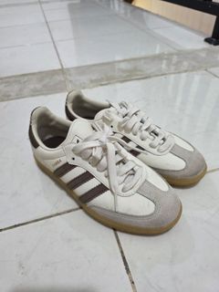 (Kategori: ) berada di . Dikirim oleh dellasstuff (ID iklan 1462867693, Gambar 1). Deskripsi: .
