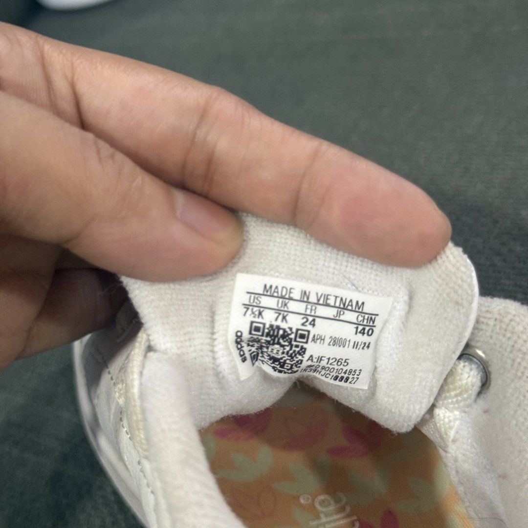 Adidas Stan Smith Toddler (Category: Babies & Kids Fashion) located in Pasay City. Submitted by jasminothmarie (Listing ID 1462743626, Image 2). Description: RFS- Decluttering - used few times, in excellent condition - White Adidas Stan Smith shoes for toddlers - Size 7 1/2 US ----7K UK Regular fit Lace closure Synthetic leather upper with TPU underlays OrthoLite® sockliner Adifit length-measuring insole Textile lining Rubber cupsole Contains at 