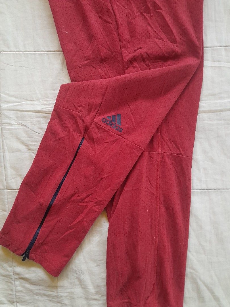 Adidas track pants (Category: Joggers) located in Catbalogan. Submitted by vastgem_fe5620 (Listing ID 1462731120, Image 2). Description: .