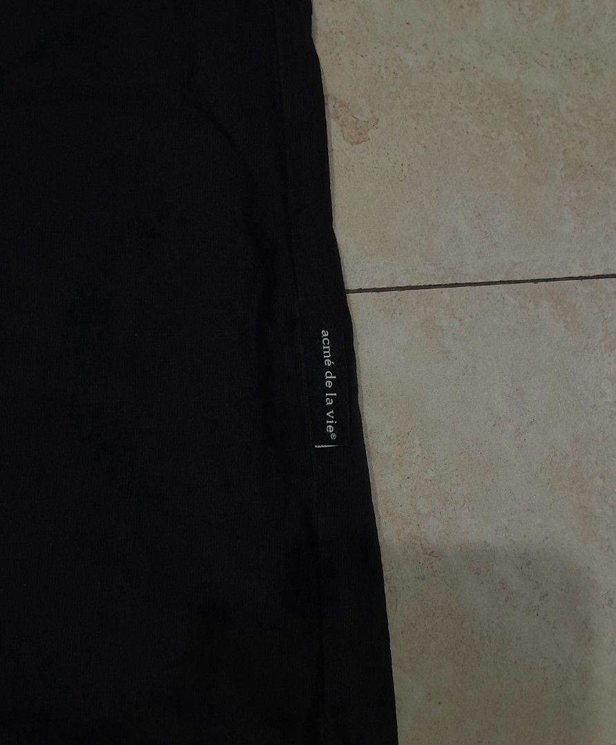 ADLV (Category: Luxury Apparel) located in Cebu City. Submitted by clarkisangel (Listing ID 1462779132, Image 3). Description: excellent condi.