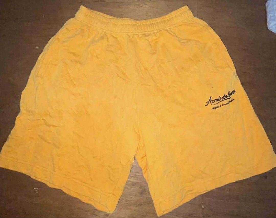ADLV SHORT (Category: Shorts) located in Lapu Lapu. Submitted by jc.happyburdagol (Listing ID 1462769521, Image 1). Description: May maliit na hole pero maliit Lang Original / Authentic.