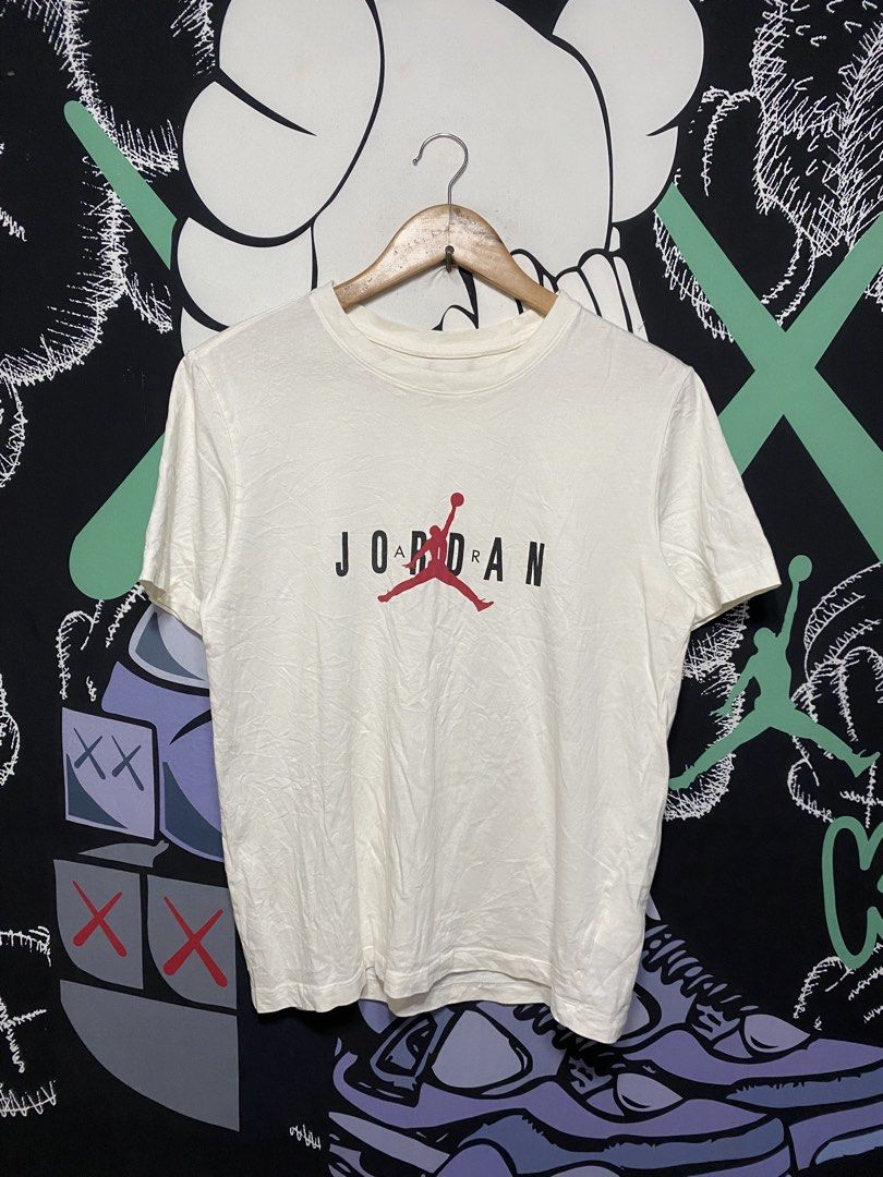 AIR JORDAN SCRIPT LOGO🤍 (Category: Tshirts & Polo Shirts ) located in Tabaco. Submitted by goodyshit.9 (Listing ID 1462817382, Image 2). Description: AIR JORDAN SCRIPT LOGO🤍 EXCELLENT CONDITION ✅ COLOR RATE 9.8/10 NO ISSUE📌 21/27 .