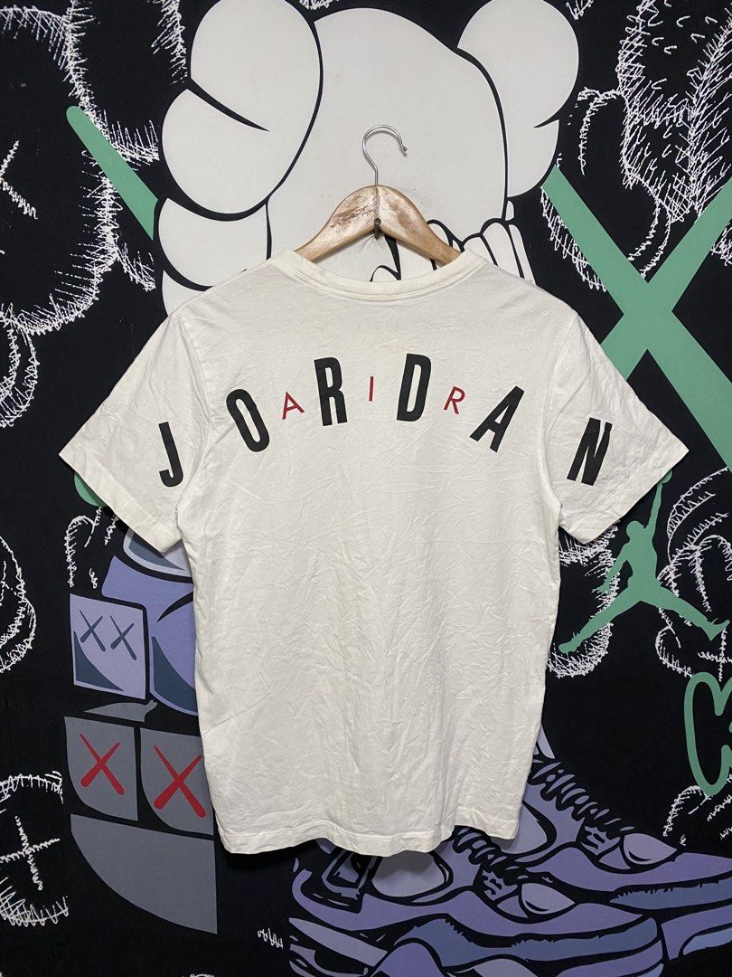 AIR JORDAN SCRIPT LOGO🤍 (Category: Tshirts & Polo Shirts ) located in Tabaco. Submitted by goodyshit.9 (Listing ID 1462817382, Image 1). Description: AIR JORDAN SCRIPT LOGO🤍 EXCELLENT CONDITION ✅ COLOR RATE 9.8/10 NO ISSUE📌 21/27 .