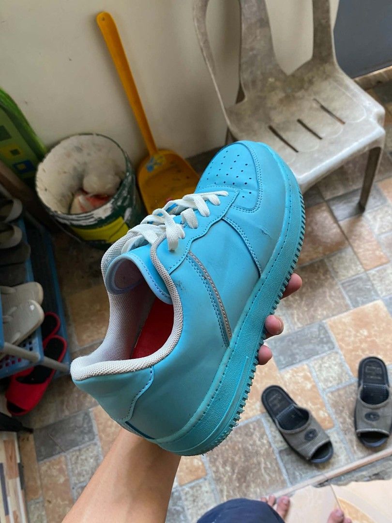 AIRFORCE (Category: Sneakers & Footwear) located in Manila. Submitted by aize2thrft (Listing ID 1462730740, Image 2). Description: AIRFORCE VIBES (NOT TOTALLY AF) GOOD CONDITION MINIMAL ISSUE SIZE 40.