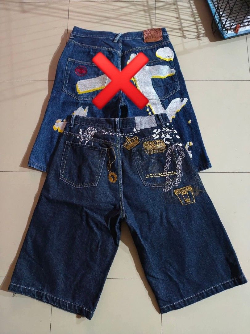 Akademiks y2k embroidery (Category: Shorts) located in Manila. Submitted by nazty_kdd (Listing ID 1462754298, Image 1). Description: Y2K Akademiks embroidery.