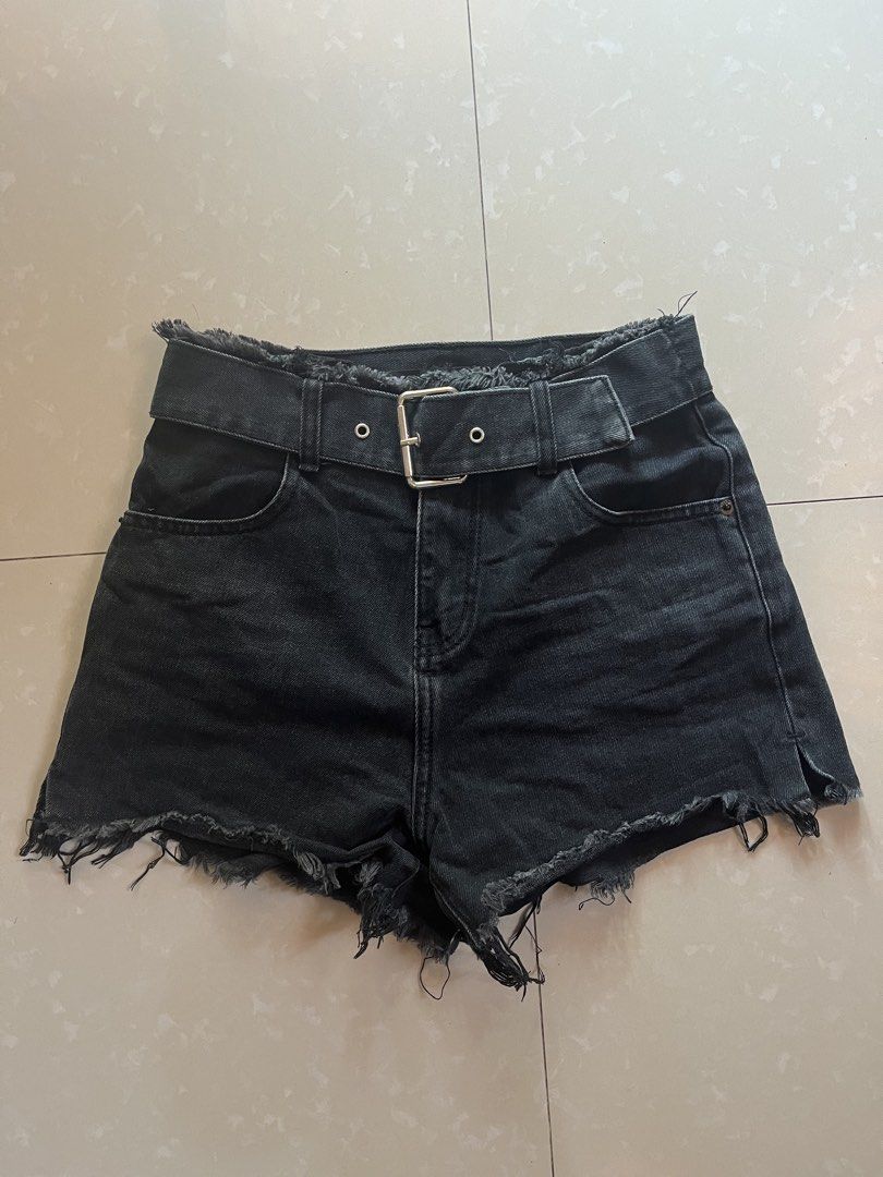Alexander Wang (Category: Shorts) located in Leyte. Submitted by jaybee_parel19 (Listing ID 1462740908, Image 2). Description: .
