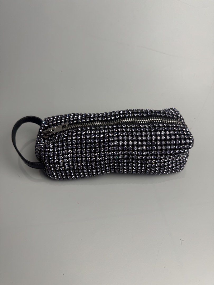 Alexander Wang - Crystal Minaudiere - Pouch Bag (Category: Purses & Pouches) located in San Pablo. Submitted by hiddenrygn (Listing ID 1462709753, Image 1). Description: Alexander Wang - Crystal Minaudiere - Pouch Rank SA No flaws Signs of usage Still in excellent condition Authentic DM!.