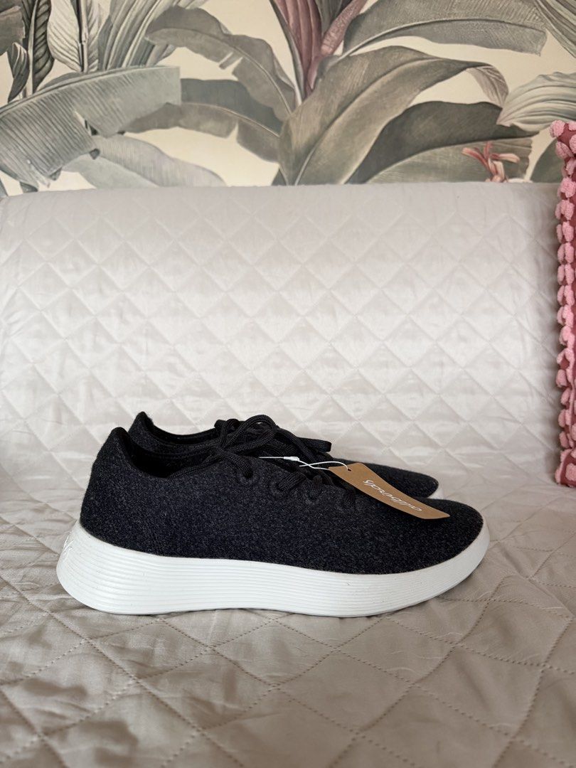 Allbirds Wool Runner 2 (Category: Sneakers) located in Bacolod City. Submitted by marianna.gm (Listing ID 1462737943, Image 1). Description: - Allbirds Wool Runner 2 - Color: Charcoal Grey - Size: MENS US 10.5 (28.5 cm) - Material: Breathable wool upper - Sole: White - Condition: Brandnew with original tags - Original Price: ¥18,150.